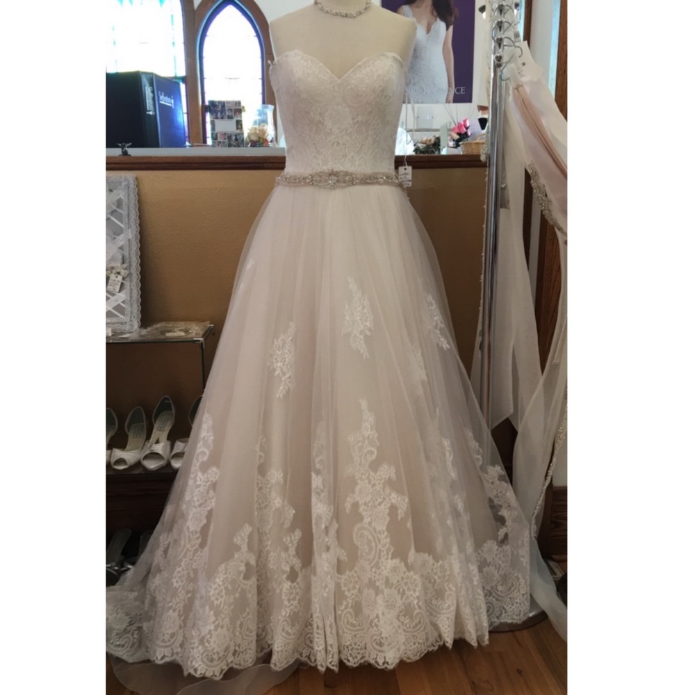 Bonnie bridal wedding dress
